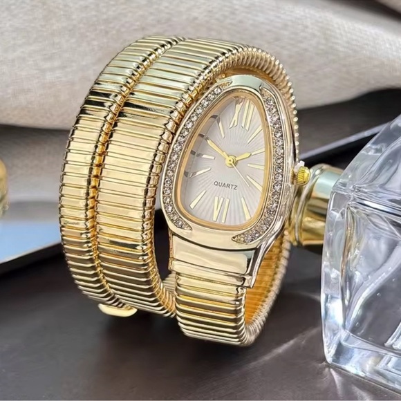 Serpenti Snake Wrap Elegant Gold Women's Watch - Picture 5 of 7